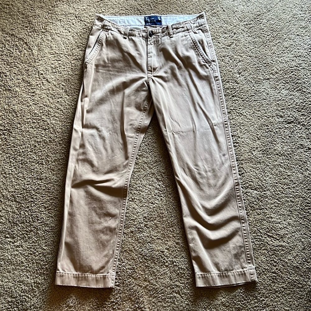 34 x 32 American Eagle outfitters khaki pants.